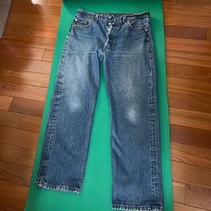 Men’s Levi’s 501 35 x 31 blue denim button fly straight leg